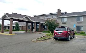 Madelia Hotel & Suites